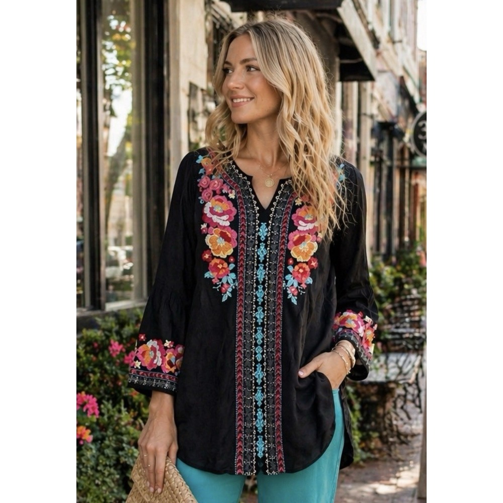 Andree By Unit Embroidered Floral Blouse Women's Small Boho Rayon Top Black